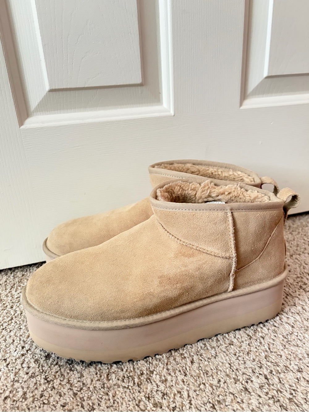 UGG ultra mini platform